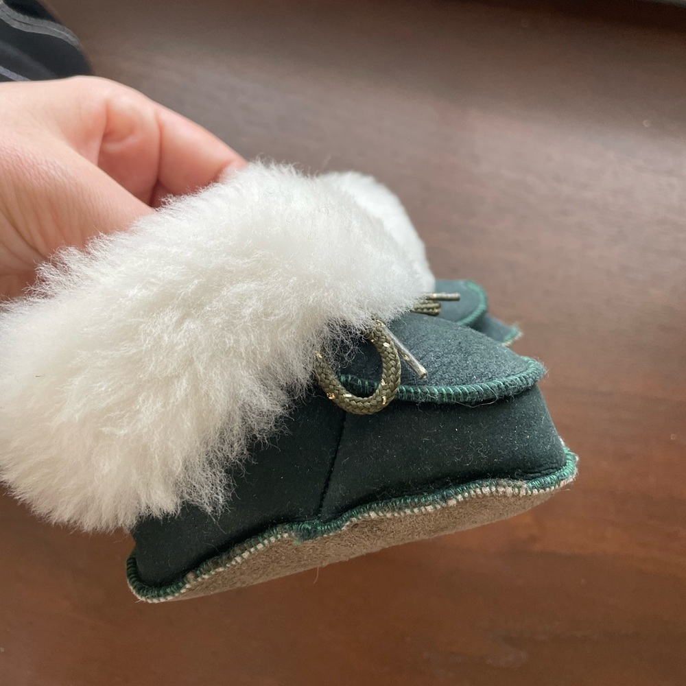 Leather baby slipper moccasins